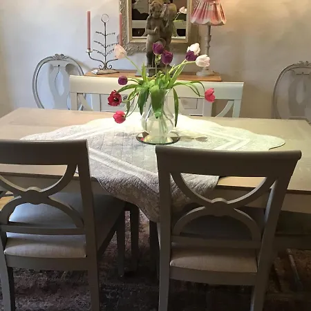 Number 47 Main Street Bed & Breakfast *